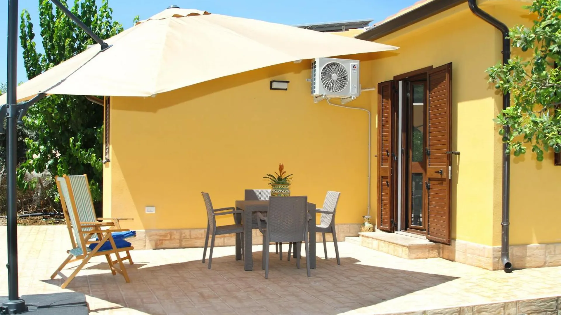 Rifugio Sul Mare 100M Dalla Spiaggia, Nel Verde Caronia Marina Holiday home